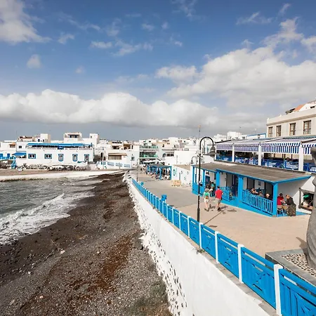 Home2book Seafront Escape & Terrace, El דירה